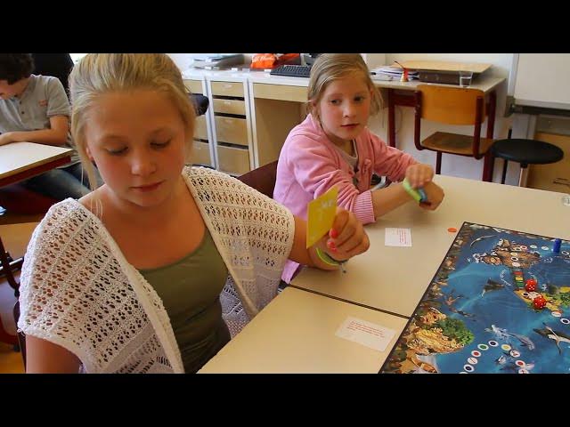 Bordspel Kikkerbecool, sociale vaardigheden, weerbaarheid, goede manieren, omgaan met pesten en plagen